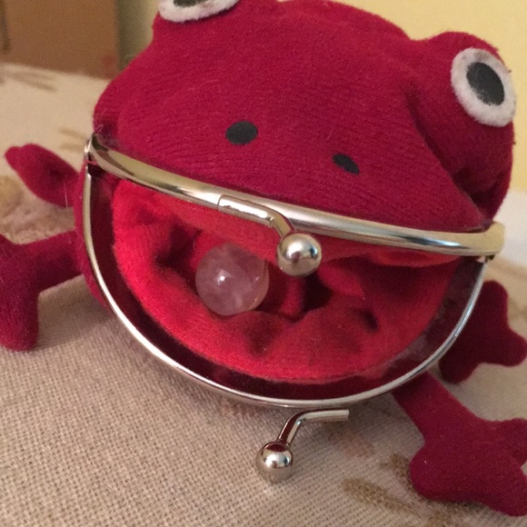 Japanese Frog Coin Purse - Picture 3 of 4